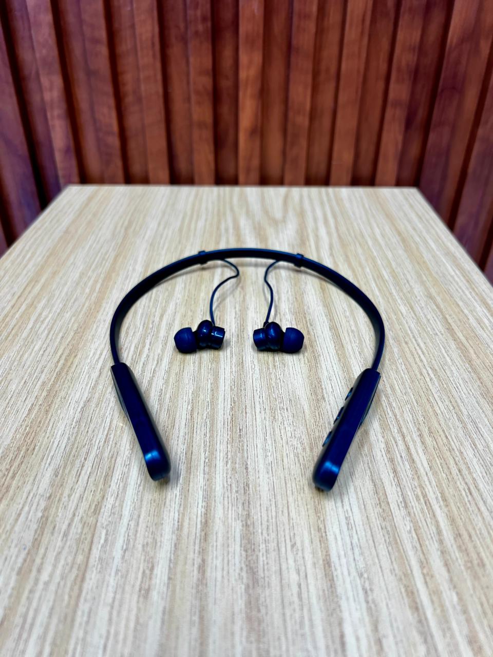 Aldeepo AD-BS02 Magnetic Wireless Sports Neckband