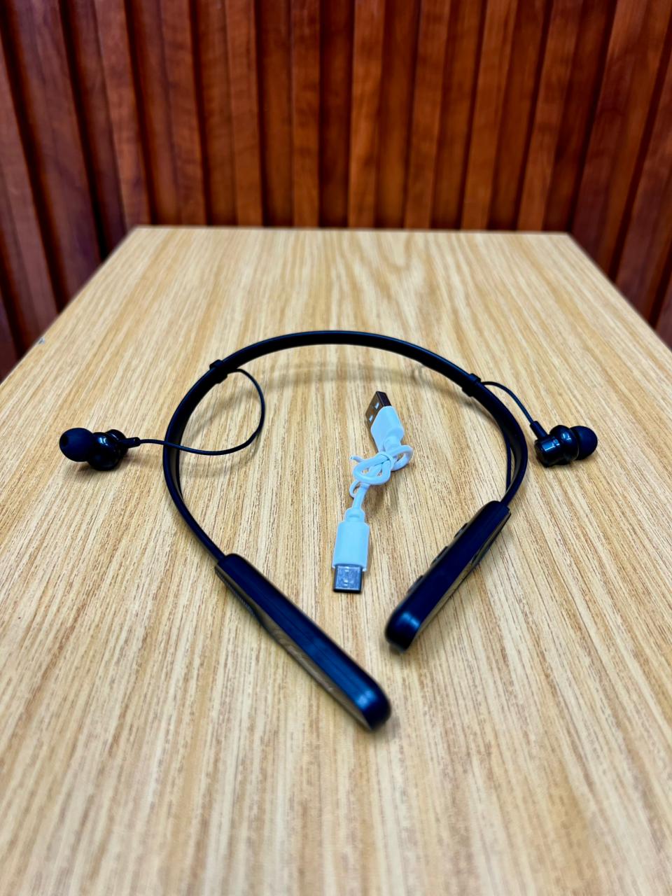 Aldeepo AD-BS02 Magnetic Wireless Sports Neckband