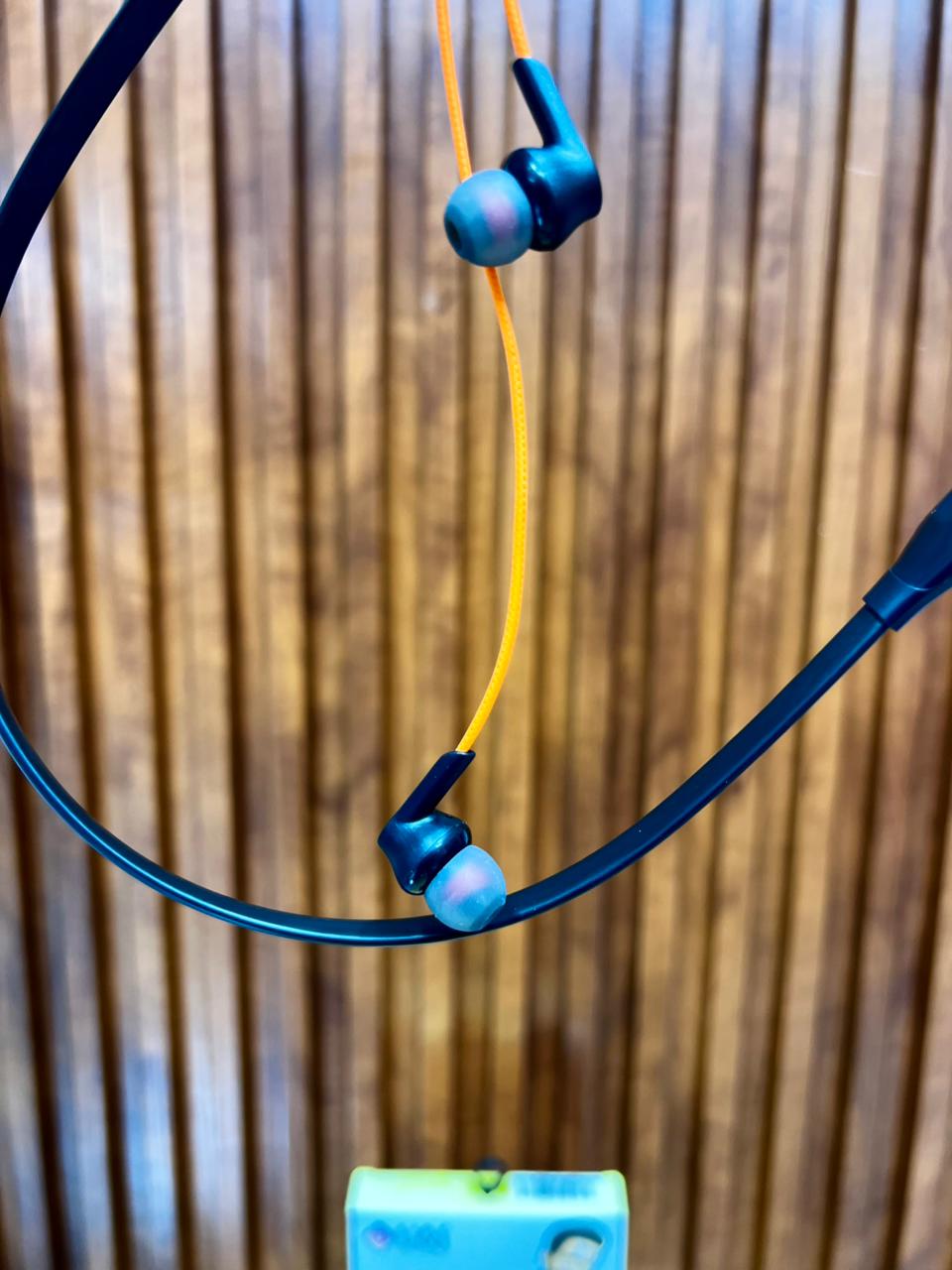 U&i UINB-8343 Wireless Neckband